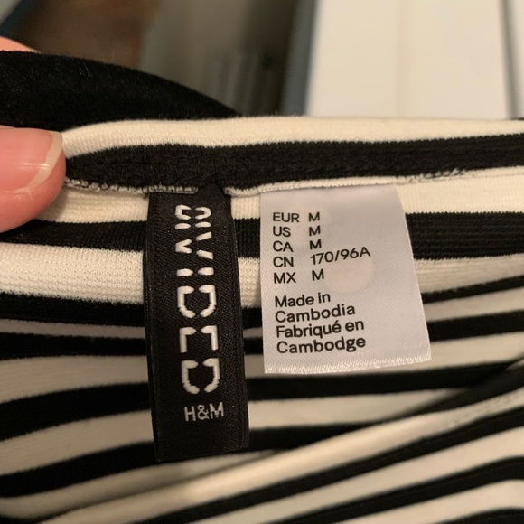 Divided with H&M Black and White striped long sleeve Crop top, wrap look - Picture 8 of 10